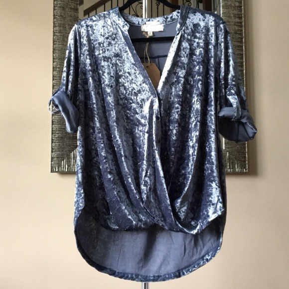 ✨NEW✨ Velvet Gathered Top - Picture 6 of 7